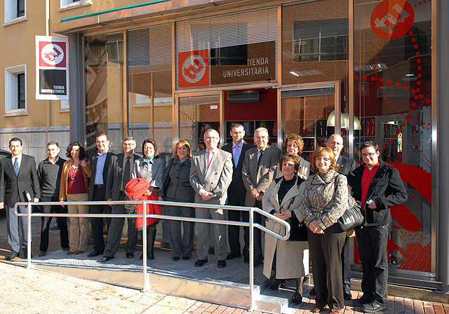 La Universidad de Murcia inaugura una tienda en el campus de la Merced - 1, Foto 1