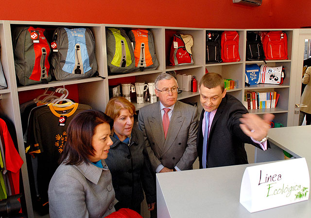 La Universidad de Murcia inaugura una tienda en el campus de la Merced - 2, Foto 2