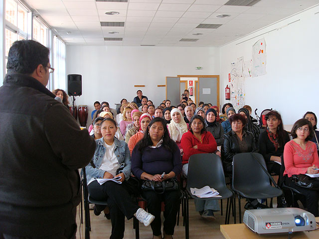 El concejal de Bienestar Social inaugura “las III Jornadas regionales de formación nutricional en el colectivo de inmigrantes” - 1, Foto 1