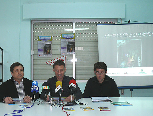 El grupo Hinneni va a llevar a cabo un curso de iniciación a la espeleología - 1, Foto 1