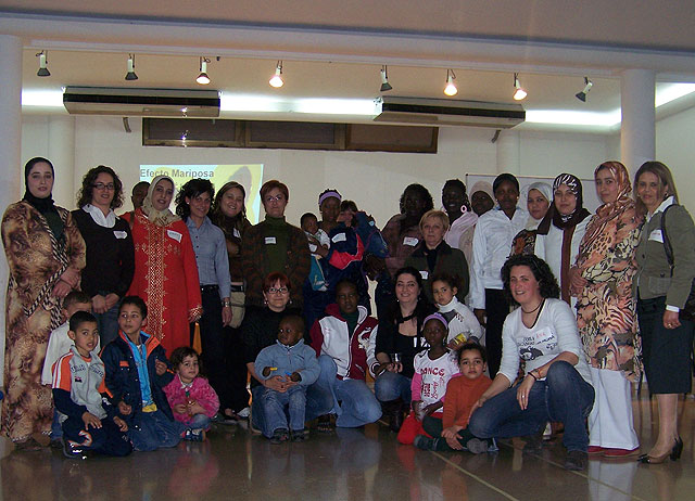 El proyecto efecto mariposa da un paso hacia la integración en Beniel con la participación de mujeres de varias nacionalidades - 1, Foto 1