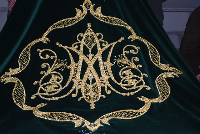 La Virgen de la Esperanza lucirá un traje y manto nuevos - 1, Foto 1