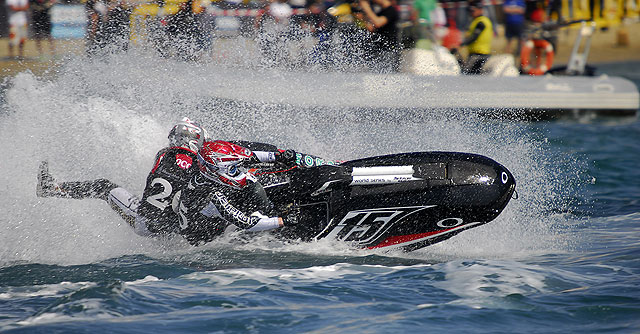 guilas da el banderazo de salida al Campeonato de España de Motos de Agua 2009 - 1