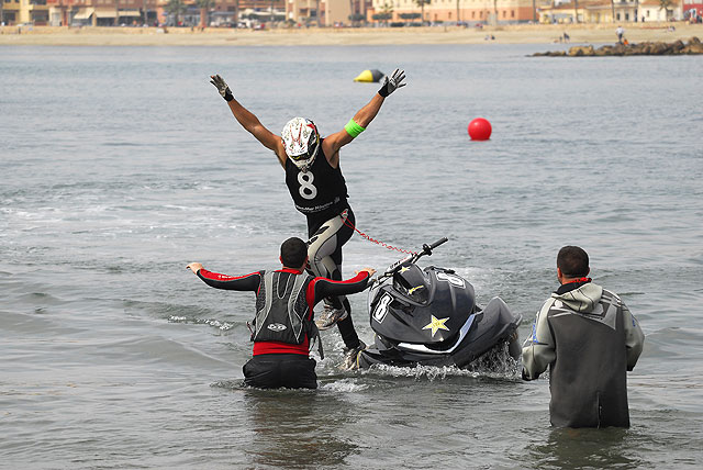 guilas da el banderazo de salida al Campeonato de España de Motos de Agua 2009 - 6