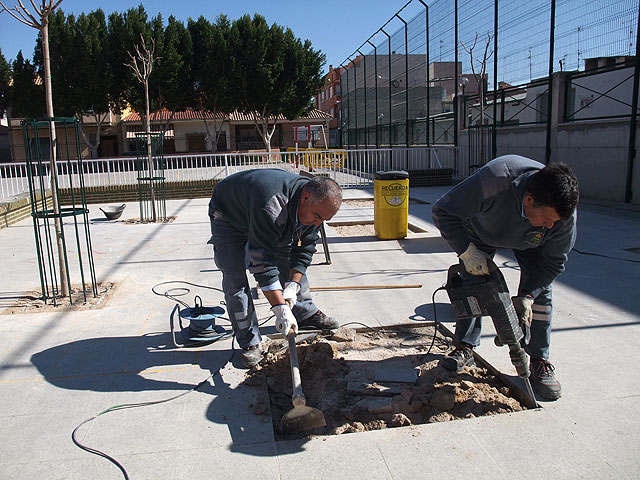 Educación y Cultura pretende ultimar las 72 actuaciones de mejora previstas en los centros educativos de Santomera antes de fin de curso - 1, Foto 1