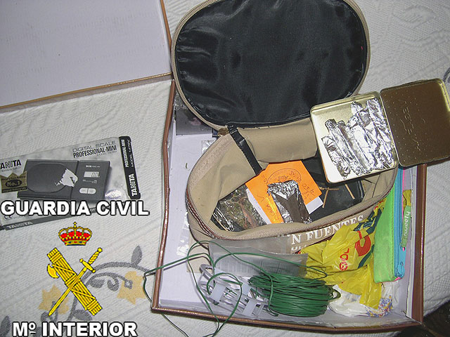 La Guardia Civil desmantela un importante punto de distribución y venta de droga - 2, Foto 2
