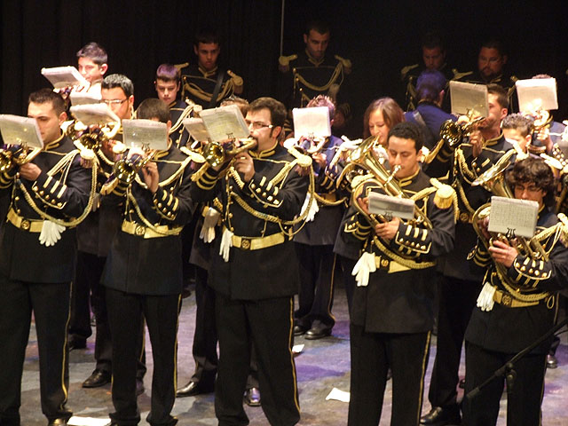 Tambores y cornetas resuenan en el Victoria en un concierto a beneficio de Cáritas - 1, Foto 1