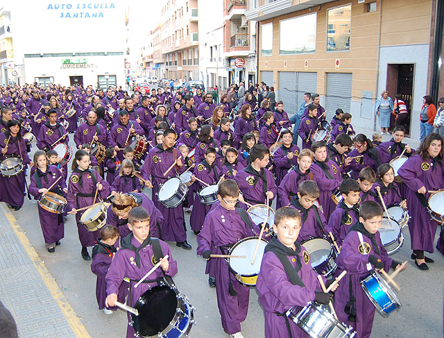 Centenares de personas participaron en la tamborada de la burrica - 1, Foto 1