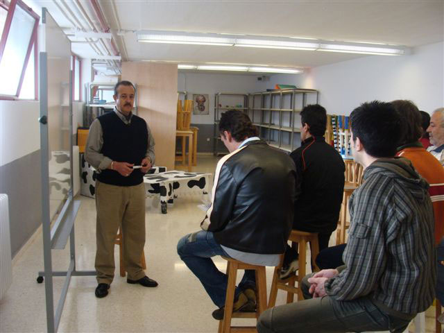 Nueve internos del centro penitenciario de Zuera asistieron a un cursillo impartido por Jesús Lozano Saorín - 1, Foto 1