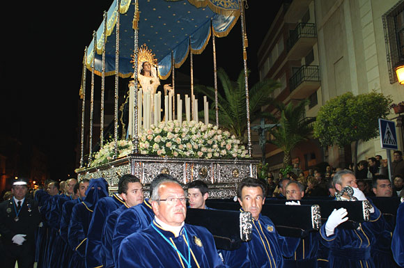 La Virgen de Los Dolores mostró su esplendor en su nuevo Trono - 1, Foto 1