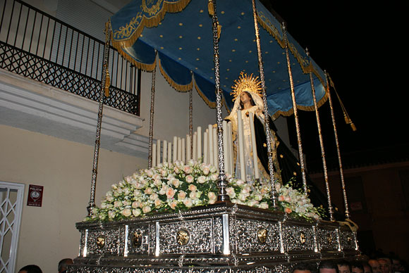 La Virgen de Los Dolores mostró su esplendor en su nuevo Trono - 2, Foto 2