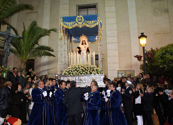 La Virgen de Los Dolores mostró su esplendor en su nuevo Trono - 3, Foto 3