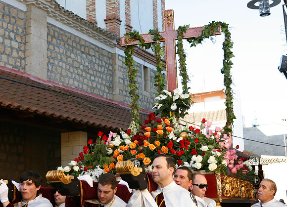 Cientos de ceutienses asisten al encuentro de domingo de resurrección - 1, Foto 1