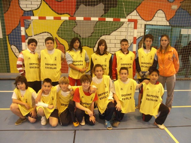 La Jornada de Fútbol Sala Alevín contó con la participación de un total de siete centros educativos de la localidad, Foto 2