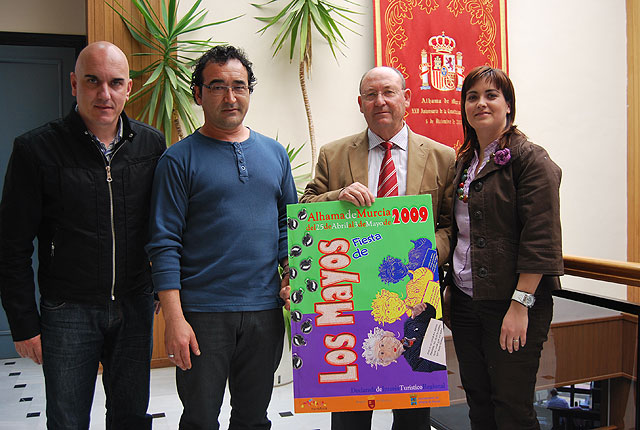 Fernando Torres, ganador del Concurso del Cartel de los Mayos 2009, Foto 1