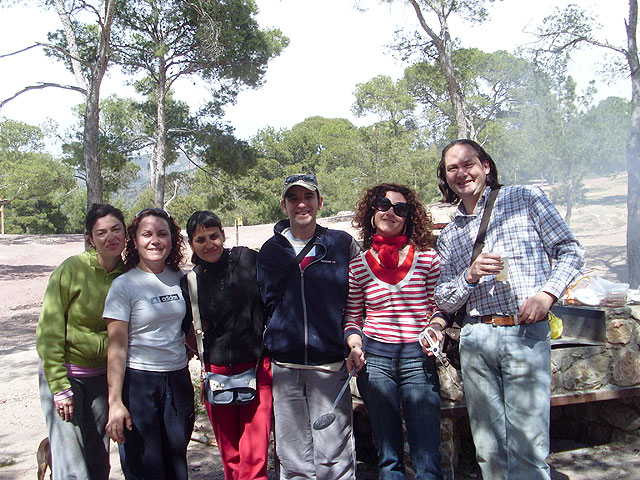 Los usuarios y profesionales del Servicio de Apoyo Psicosocial realizan una salida programada en el entorno de “La Santa”, Foto 1