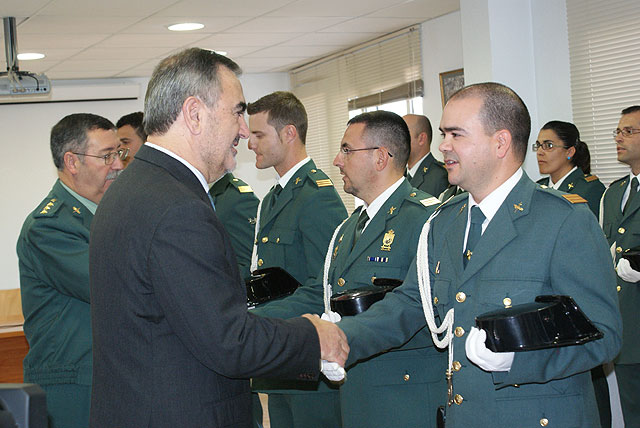 El delegado del Gobierno saluda a los 23 nuevos sargentos de la Guardia Civil que completarán su formación en la Comandancia de la Región de Murcia - 1, Foto 1