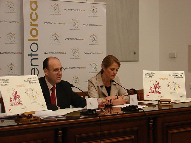 Los actos del Día Mundial del Libro organizados por el Ayuntamiento incluyen cuentacuentos, obras de teatro, biblioteca viviente y, por primera vez, actividades en pedanías - 1, Foto 1