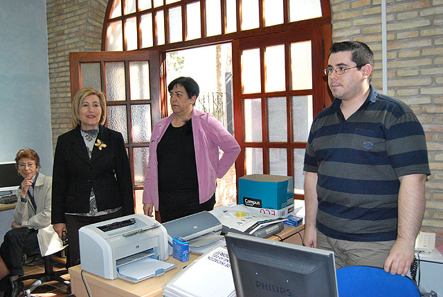 Se clausura el curso de iniciacin al manejo del ordenador e Internet para mayores y tras el xito del mismo comienza otro que se desarrollar en dos convocatorias, Foto 2
