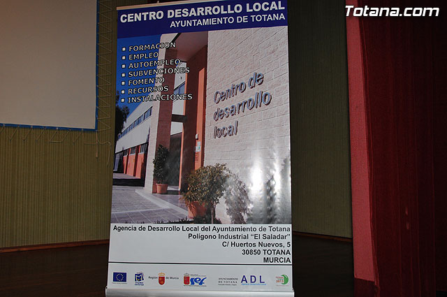 El alcalde anuncia la ampliacin de las lneas de ayuda del SEAPA a los autnomos - 4