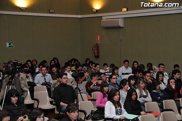 El alcalde anuncia la ampliacin de las lneas de ayuda del SEAPA a los autnomos - 20