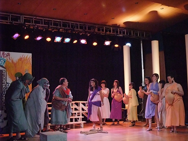 El Certamen Internacional de Teatro Amateur de Santomera –cita.- sube el telón ante un Salón de Actos repleto de público - 3, Foto 3