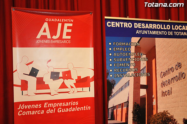 El Ayuntamiento y la Asociacin de Jvenes Empresarios suscriben el tercer convenio para fomentar la creacin de empresas a nivel local - 1