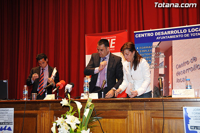 El Ayuntamiento y la Asociacin de Jvenes Empresarios suscriben el tercer convenio para fomentar la creacin de empresas a nivel local - 8