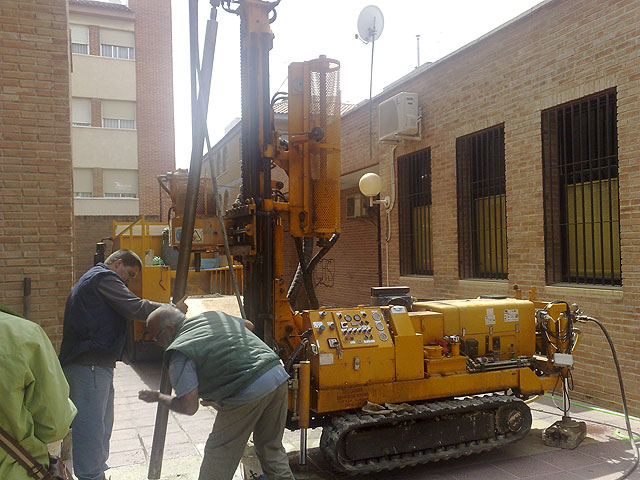 La Comunidad Autónoma ha realizado un estudio geológico del suelo del Centro de Salud que será incluido dentro de su proyecto de ampliación - 1, Foto 1