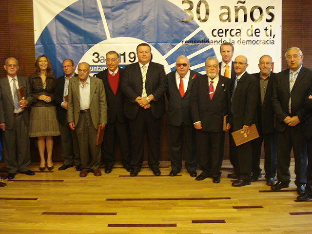 La Unión rinde un sentido homenaje a la corporación municipal de 1979 - 1, Foto 1
