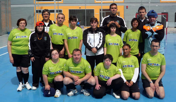 El campeonato regional de Balonmano se saldó con una victoria y una derrota para el Centro Ocupacional “José Moyá”, Foto 1