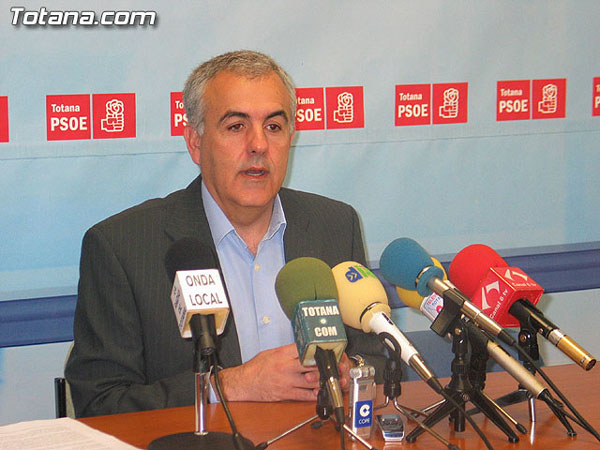 Martínez Baños dice que el intermediario en la compra de terrenos le reveló la presunta corrupción, Foto 1