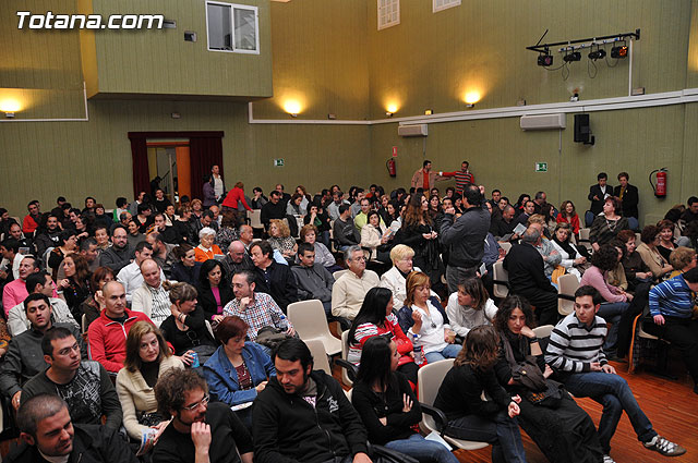 Calurosa acogida del pblico en la puesta en escena de la obra de teatro “Hablemos a calzn quitado” - 5