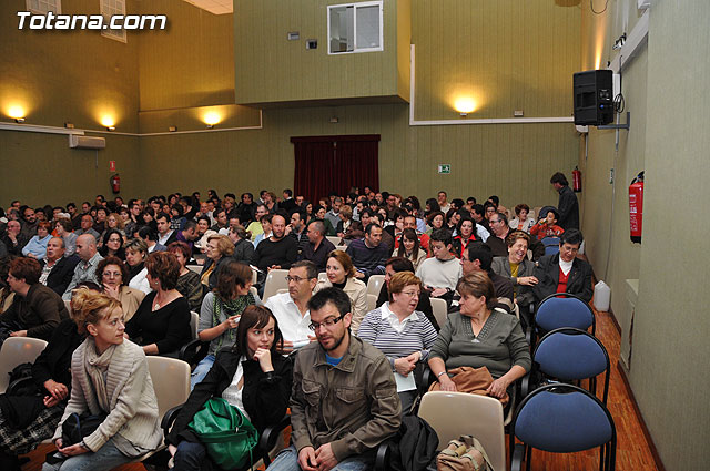 Calurosa acogida del pblico en la puesta en escena de la obra de teatro “Hablemos a calzn quitado” - 7