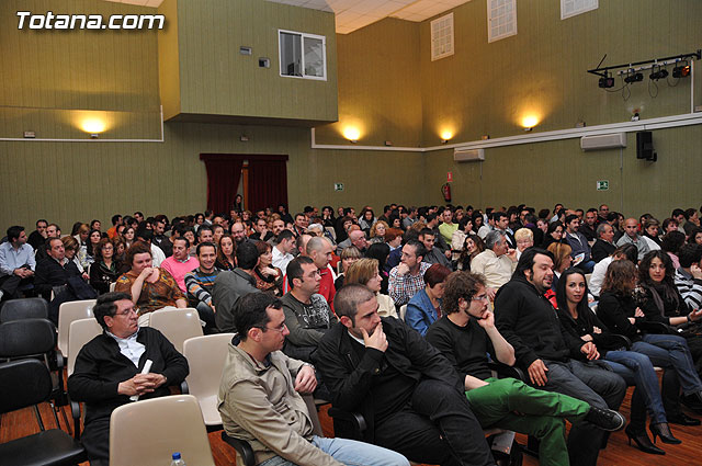 Calurosa acogida del pblico en la puesta en escena de la obra de teatro “Hablemos a calzn quitado” - 8