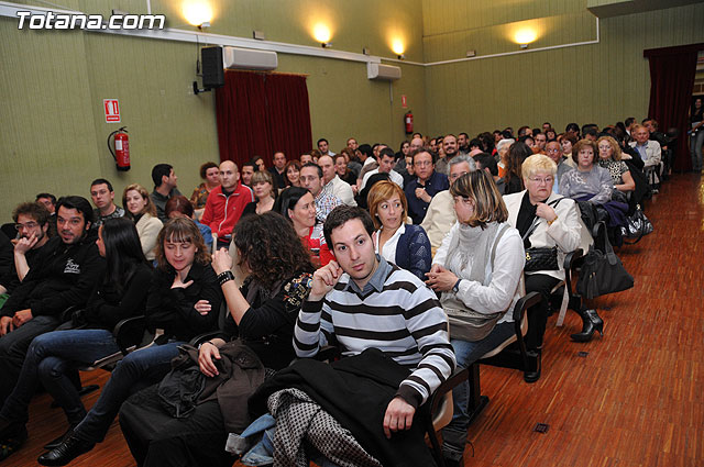 Calurosa acogida del pblico en la puesta en escena de la obra de teatro “Hablemos a calzn quitado” - 9