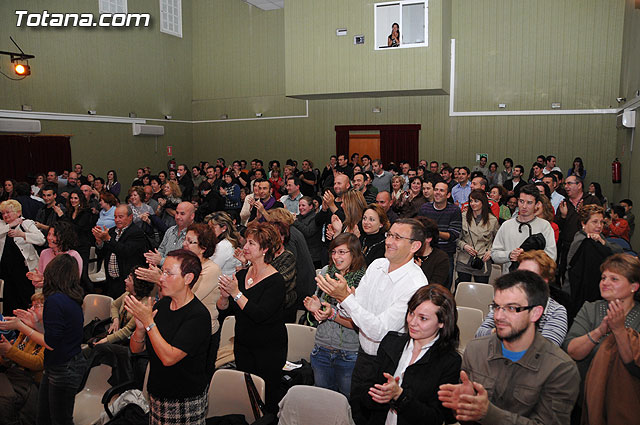 Calurosa acogida del pblico en la puesta en escena de la obra de teatro “Hablemos a calzn quitado” - 47