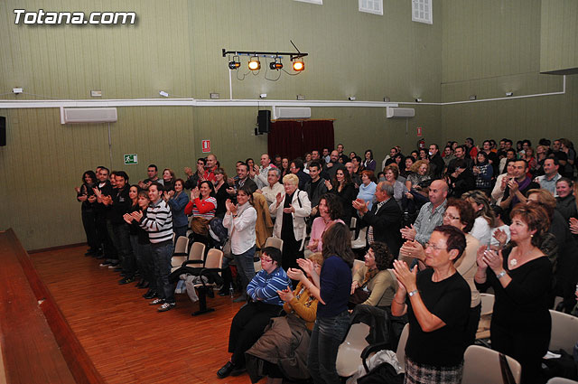 Calurosa acogida del pblico en la puesta en escena de la obra de teatro “Hablemos a calzn quitado” - 48