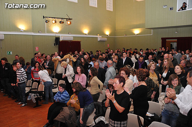 Calurosa acogida del pblico en la puesta en escena de la obra de teatro “Hablemos a calzn quitado” - 50
