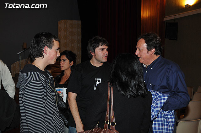 Calurosa acogida del pblico en la puesta en escena de la obra de teatro “Hablemos a calzn quitado” - 54