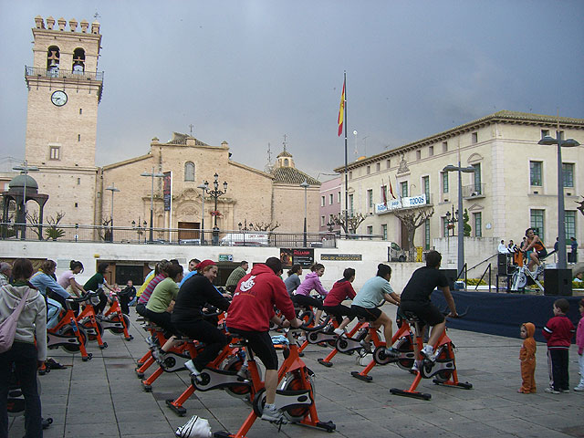 About 40 people participate in the "Master Class Indoor Cycle", Foto 1