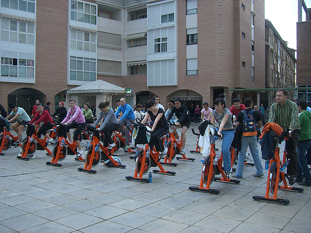 About 40 people participate in the "Master Class Indoor Cycle", Foto 3