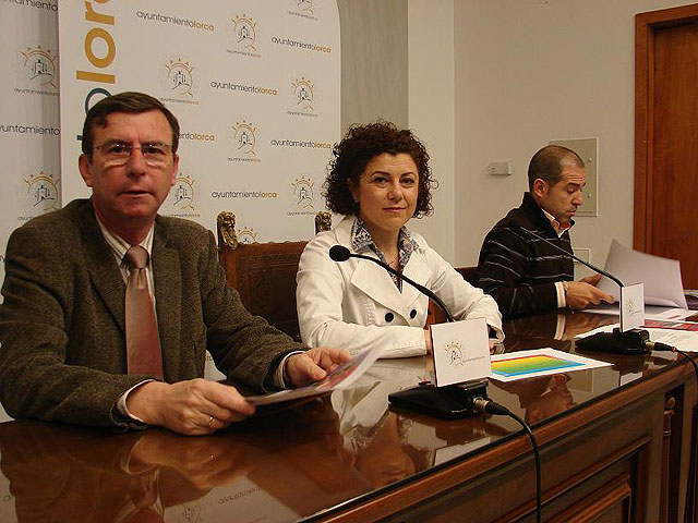 Los Encuentros Deportivos de la Mujer, que se celebrarán del 28 de abril al 26 de mayo, incluirán un taller de iniciación al pádel y senderismo urbano nocturno - 1, Foto 1