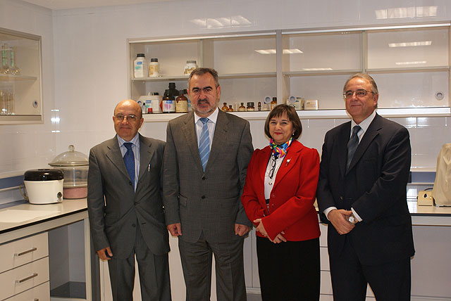 El delegado del Gobierno y la directora del Área de Sanidad inauguran el nuevo centro en Murcia para el Servicio de Sanidad Exterior - 1, Foto 1