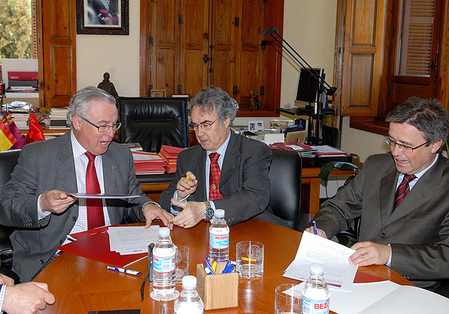 Caja Mediterráneo financia becas y actividades de la Universidad de Murcia con 360.000 euros - 1, Foto 1