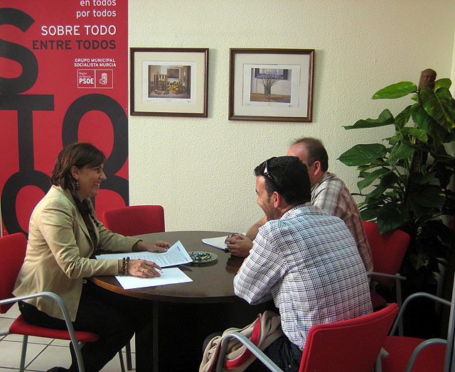 Miembros de la Asociación cultural Al- Fajr trasladan al PSOE su preocupación por la posible destrucción de los hallazgos arqueológicos encontrados en San Esteban - 1, Foto 1