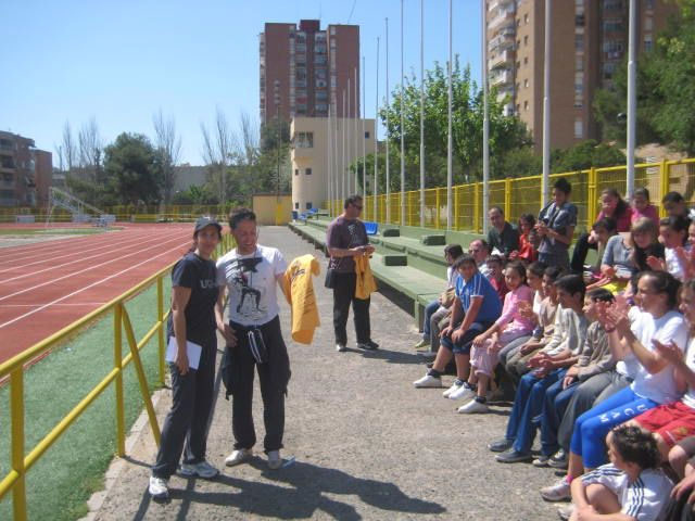 La pista municipal de Atletismo se llena de escolares del programa ADE - 3, Foto 3