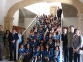 El Alcalde de Lorca recibe a 13 escolares de 5º y 6º de Aranjuez que visitan el municipio gracias a un intercambio con el colegio Juan Navarro de La Hoya