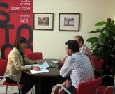 Miembros de la Asociacin cultural Al- Fajr trasladan al PSOE su preocupacin por la posible destruccin de los hallazgos arqueolgicos encontrados en San Esteban