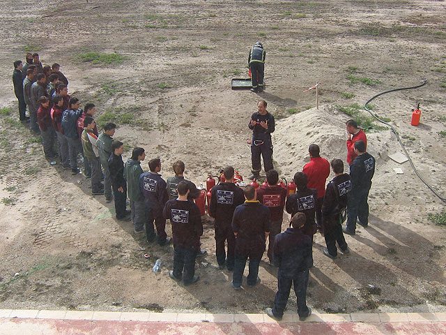 Los alumnos de la Escuela Taller “Casa de las Monjas I” participan en una jornada técnica de formación en extinción de incendios, Foto 2